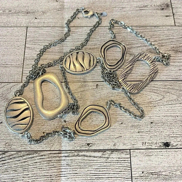 Premier Designs Silver Tone Circle Station Necklace 36” Long - Picture 8 of 11